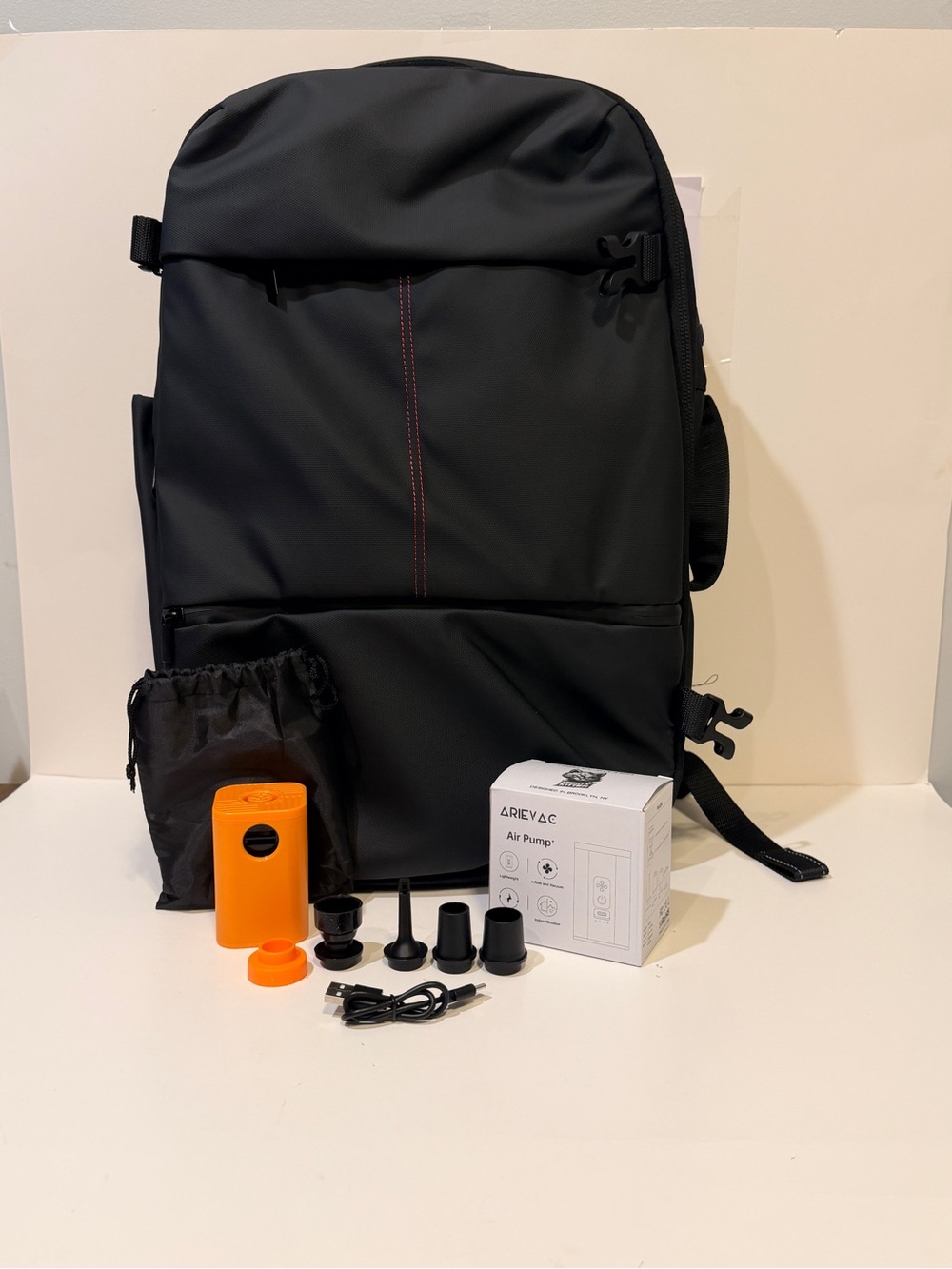 NWT Mighty Kitten 80L Vacuum Seal Travel Backpack with Compression System